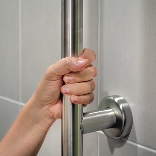 How High Should Grab Bars Be Installed, Where Do You Put Grab Bars On The Wall In A Bathtub