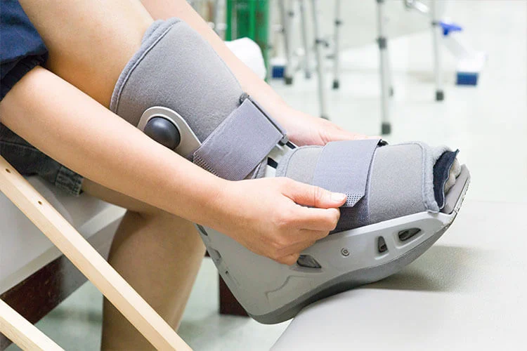 Do You Need Crutches With a Walking Boot? (ALTERNATIVES)